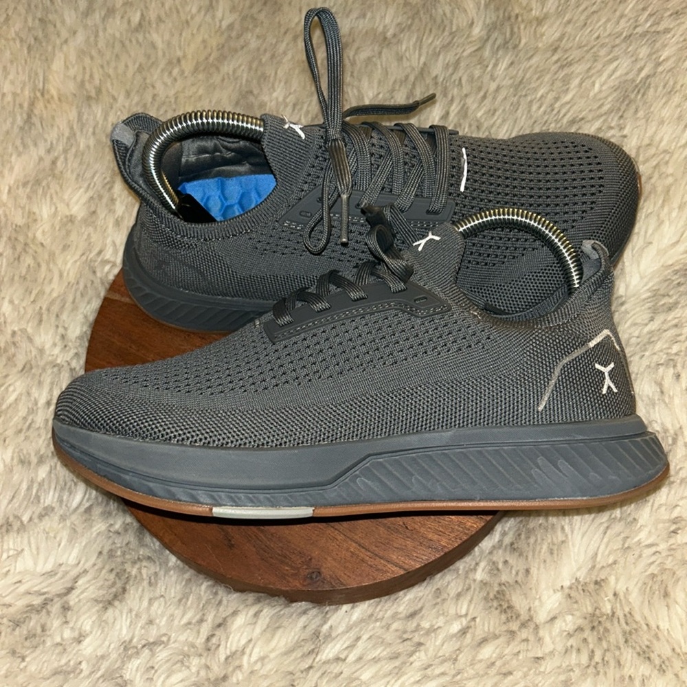 Flux Footwear Adapt Runner Gray Mens size 7.5 Women’s size 9